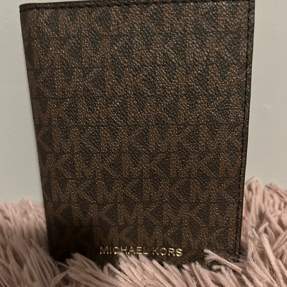 Micheal Kors passport holder